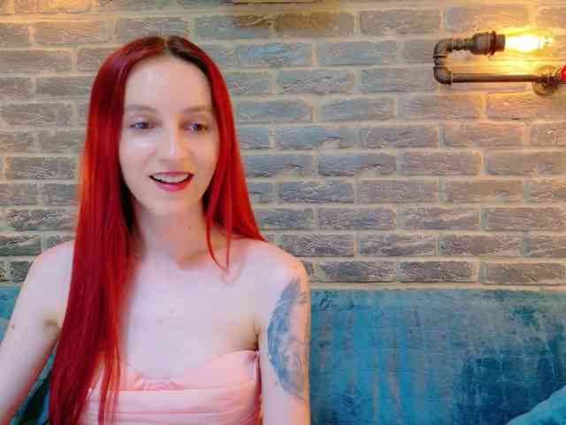 Julia-Jae webcam