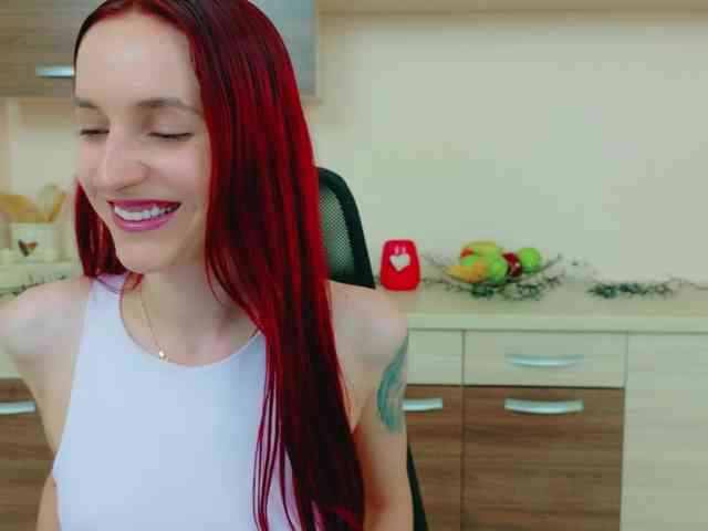 Julia-Jae webcam
