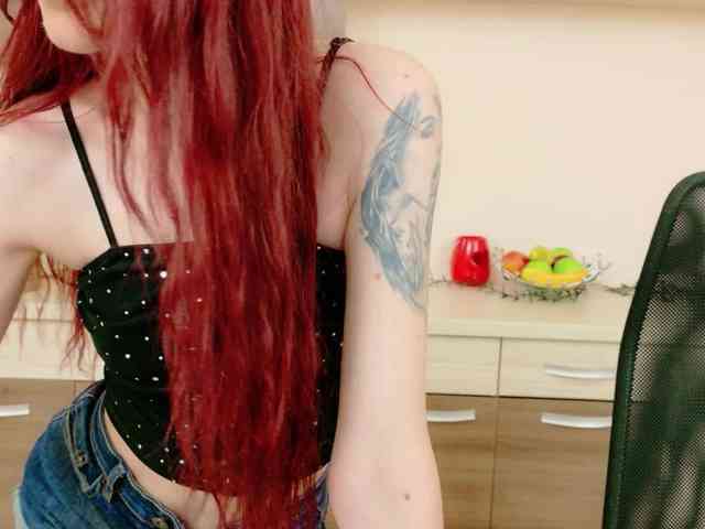 Julia-Jae webcam