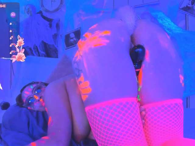Violethorny05 in webcam