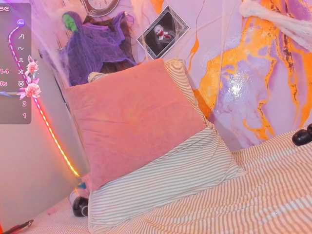 Violethorny05 live cam on BongaCams