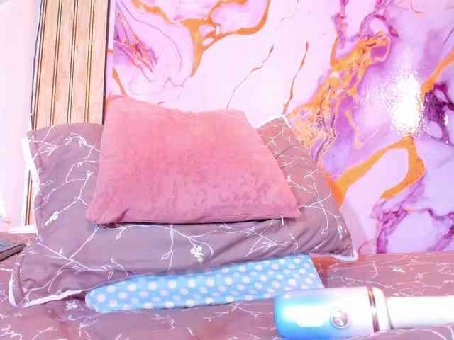 Violethorny05 webcam
