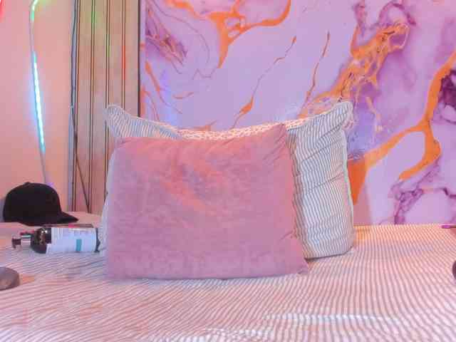 Violethorny05 webcam