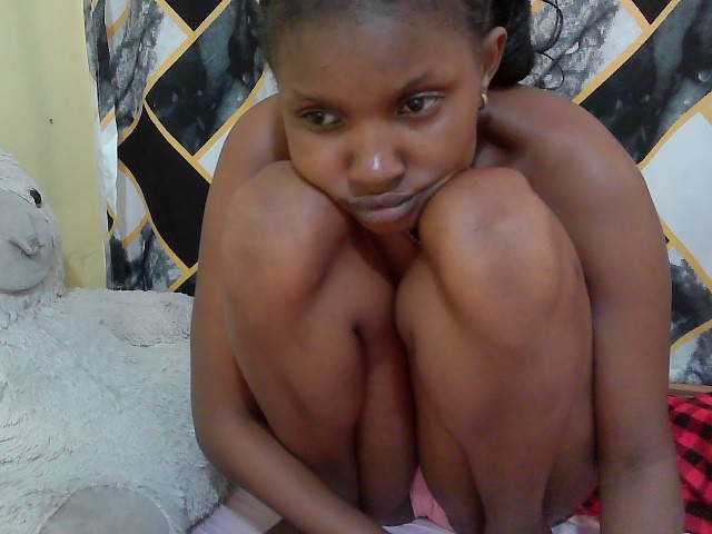 sexybounty2 live cam on BongaCams