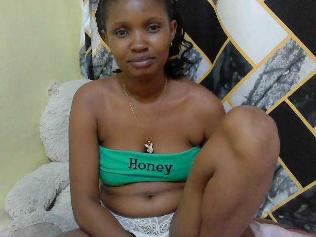 sexybounty2 live cam on BongaCams