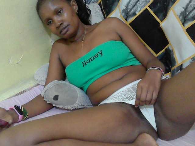 sexybounty2 live cam on BongaCams