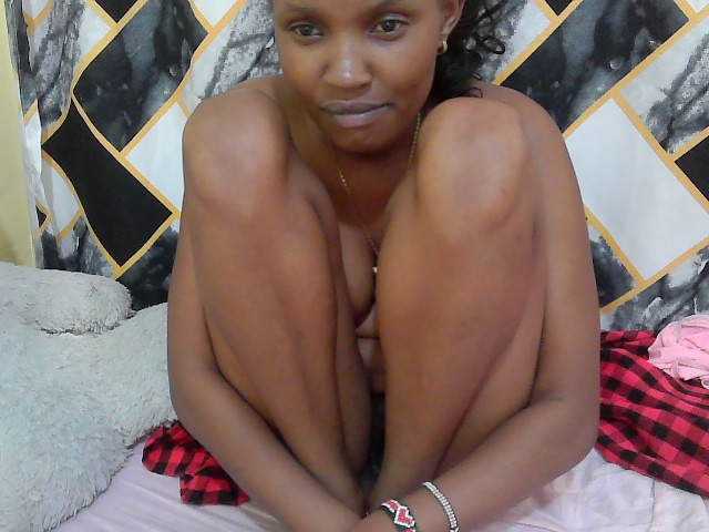 sexybounty2 live cam on BongaCams