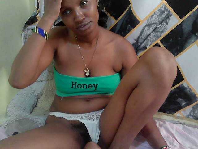 sexybounty2 live cam on BongaCams