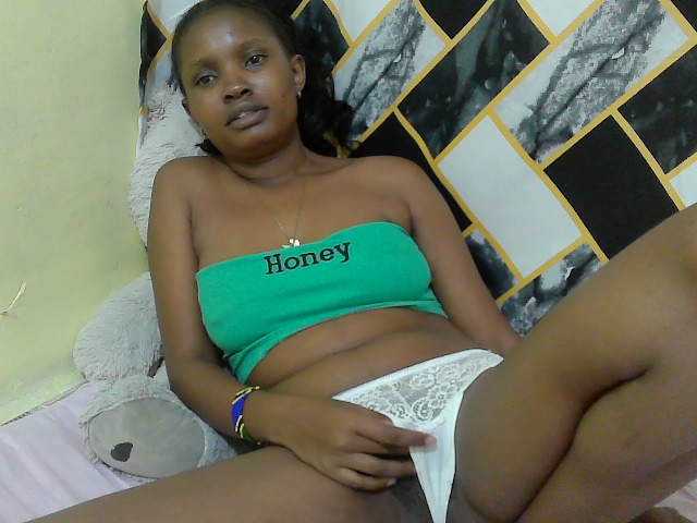 sexybounty2 live cam on BongaCams