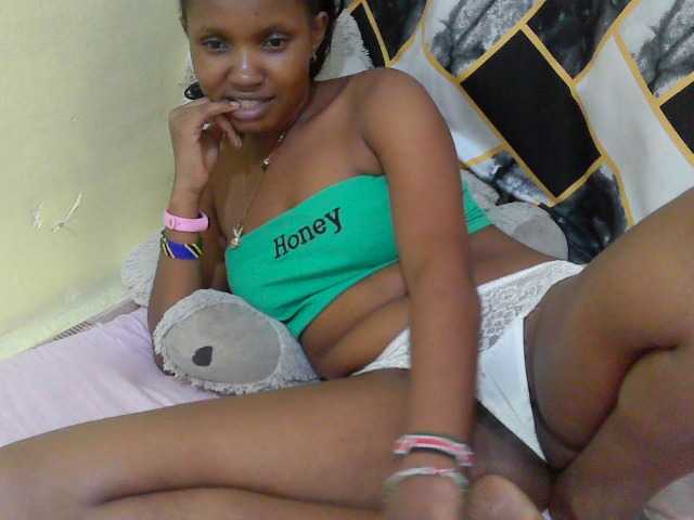 sexybounty2 live cam on BongaCams