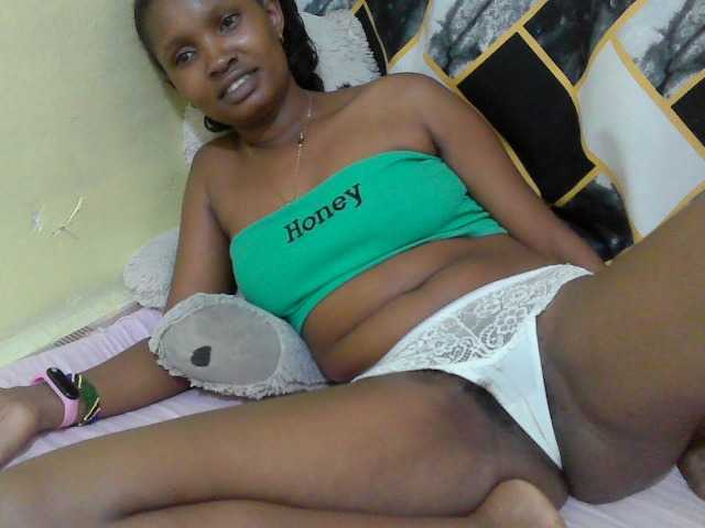 sexybounty2 live cam on BongaCams