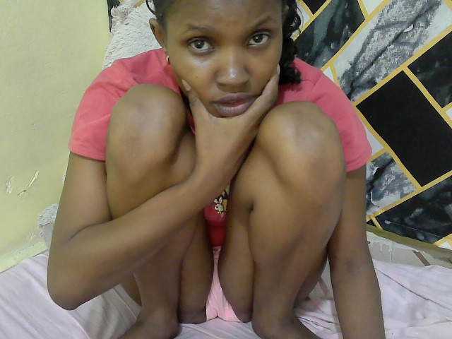 sexybounty2 live cam on BongaCams