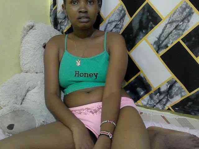 sexybounty2 webcam