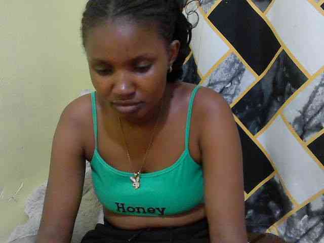 sexybounty2 webcam