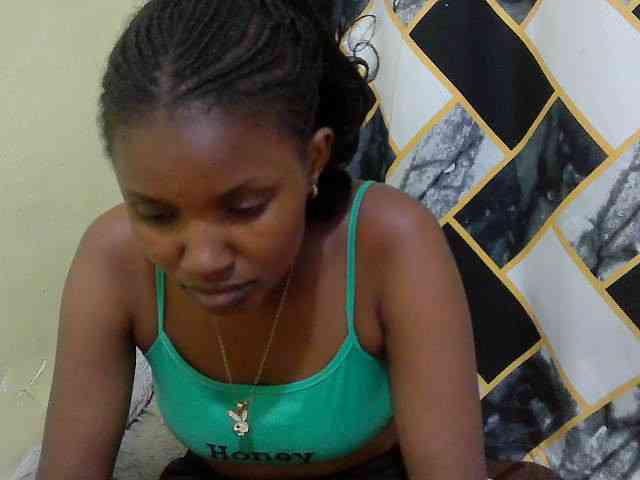 sexybounty2 webcam