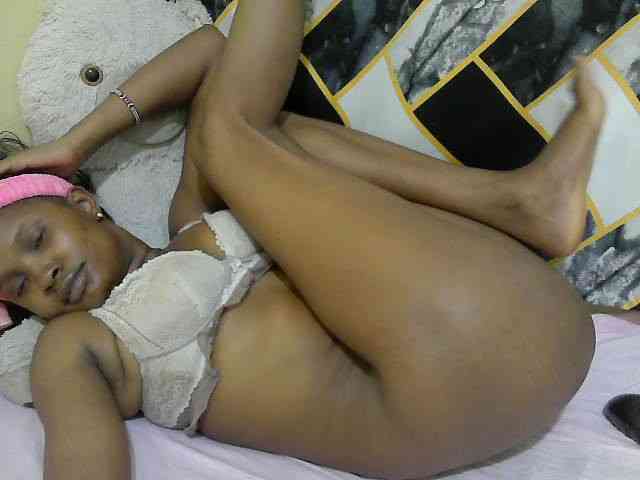sexybounty2 webcam