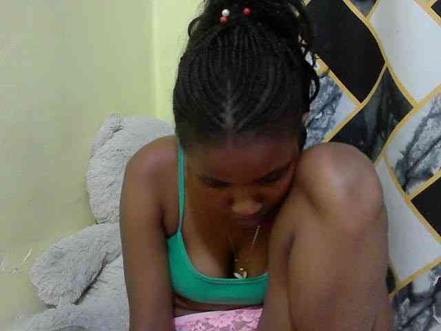 sexybounty2 webcam