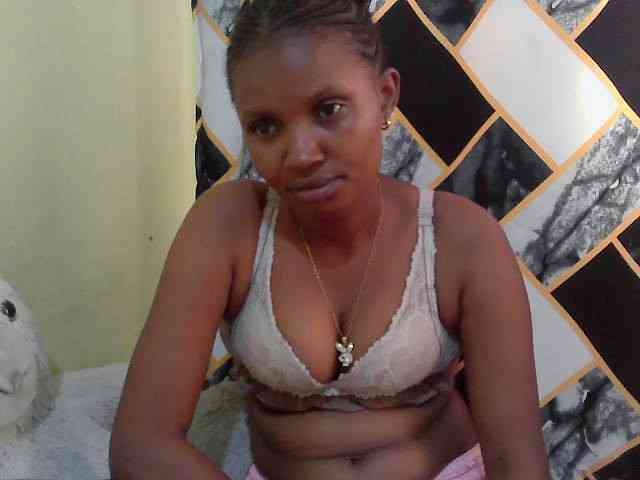 sexybounty2 Live Webcam on BongaCams