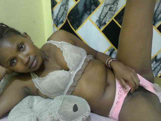 sexybounty2 webcam