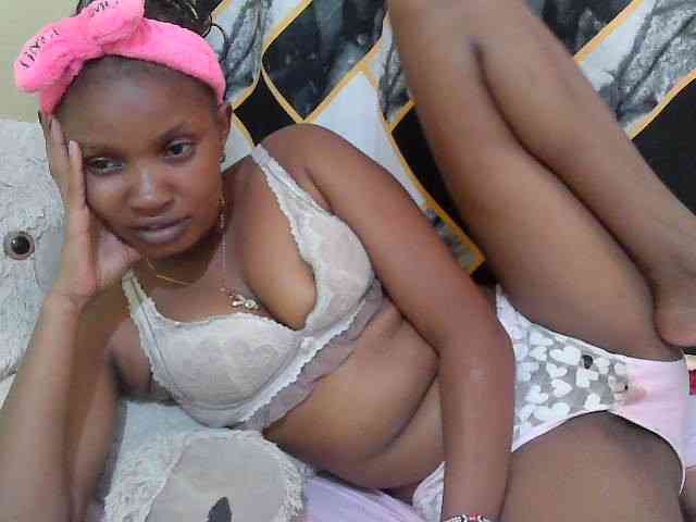 sexybounty2 webcam