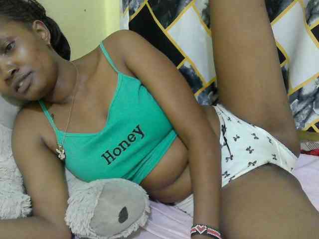 sexybounty2 webcam