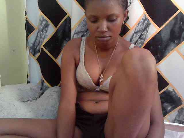 sexybounty2 webcam