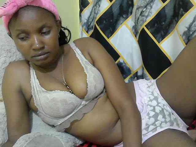 sexybounty2 webcam