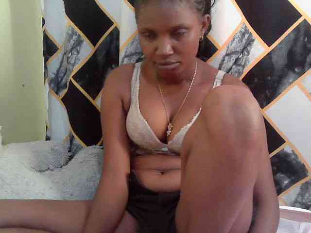sexybounty2 webcam