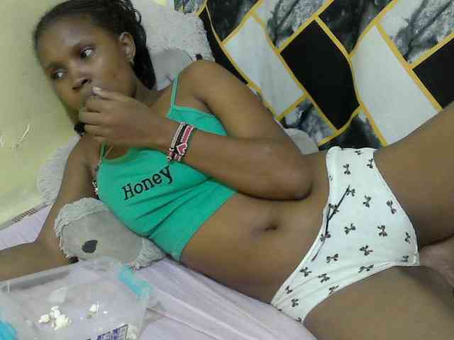 sexybounty2 webcam