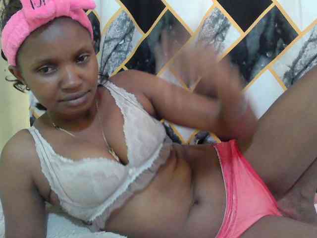 sexybounty2 webcam