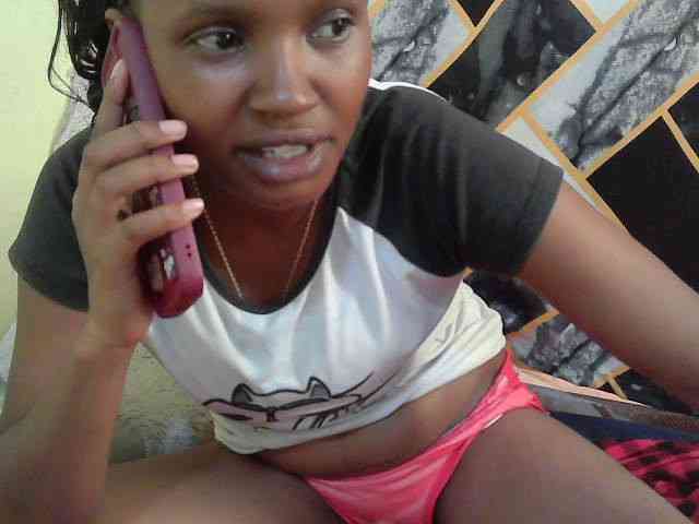 sexybounty2 webcam