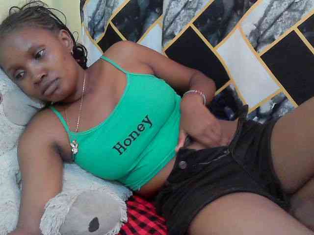 sexybounty2 webcam