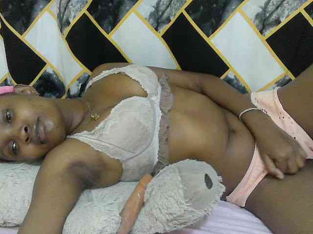 sexybounty2 webcam