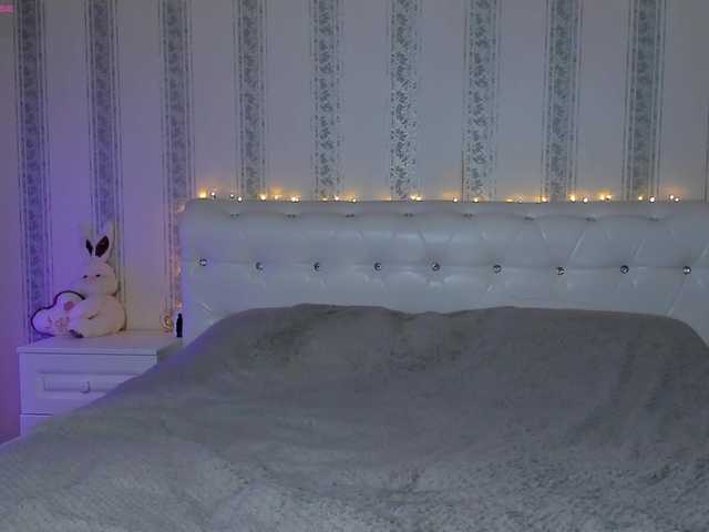 Sunnny live webcam show