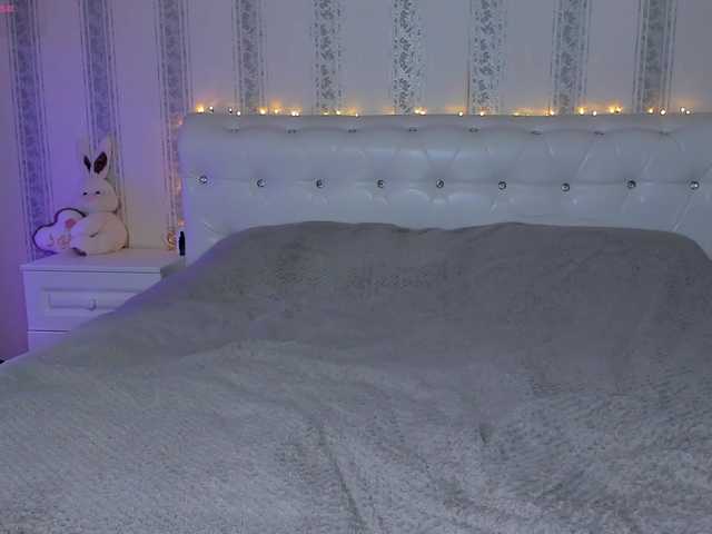 Sunnny live webcam show