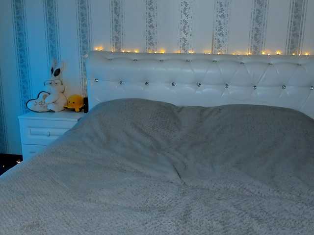 Sunnny live cam on BongaCams