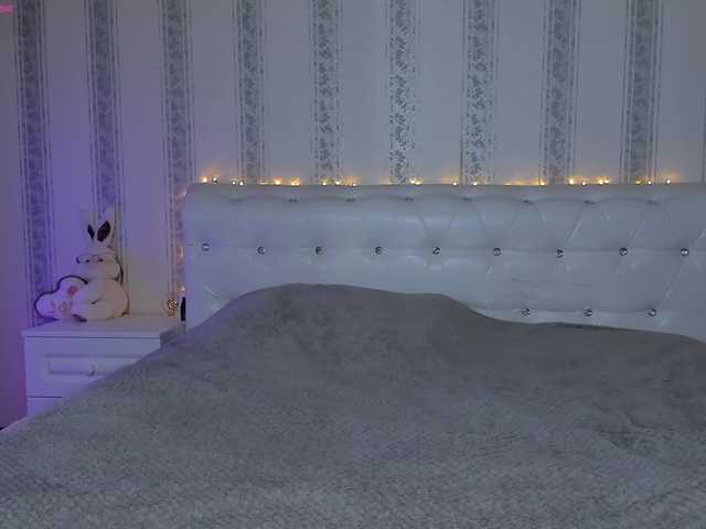 Sunnny live webcam show