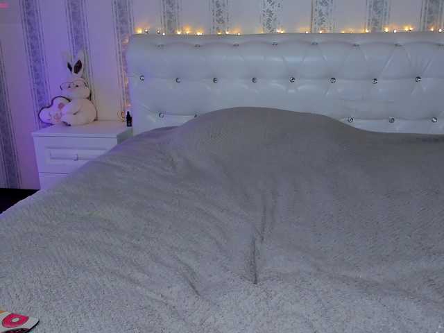 Sunnny live webcam show