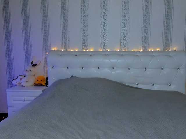 Sunnny live cam on BongaCams