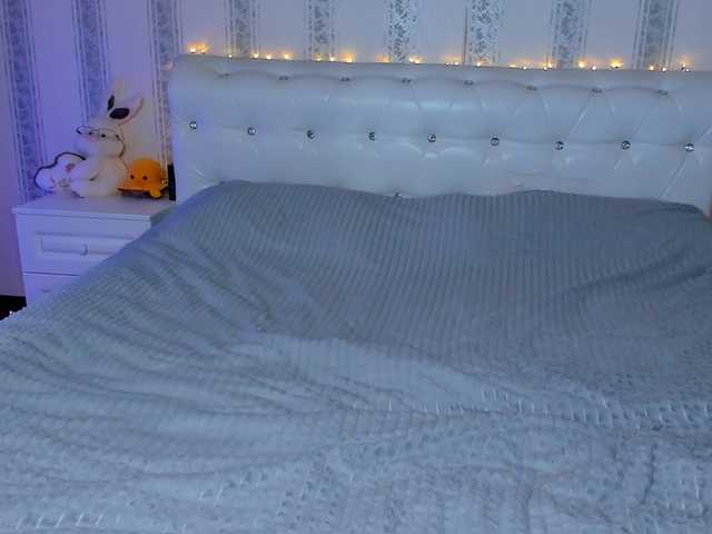 Sunnny live cam on BongaCams