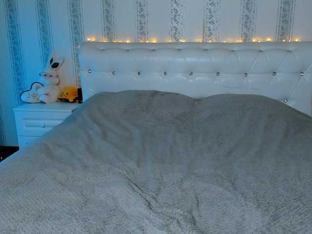 Sunnny live cam on BongaCams