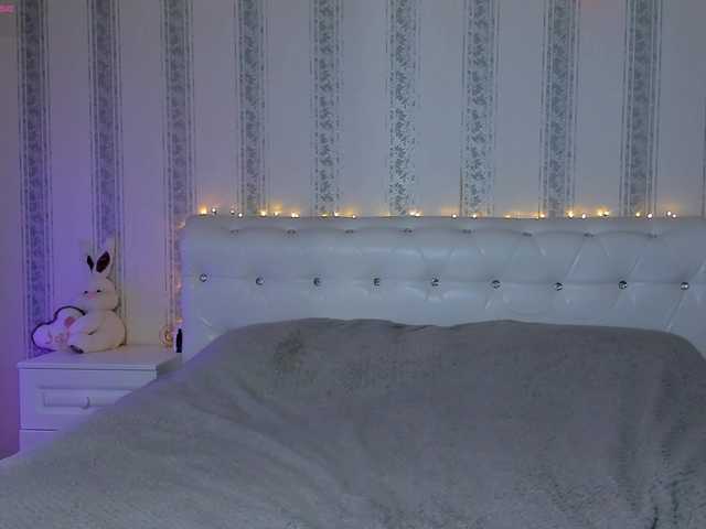 Sunnny live webcam show