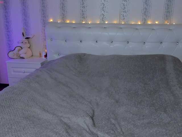 Sunnny live cam on BongaCams
