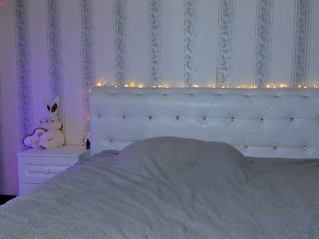 Sunnny live webcam show