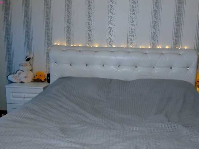 Sunnny live cam on BongaCams