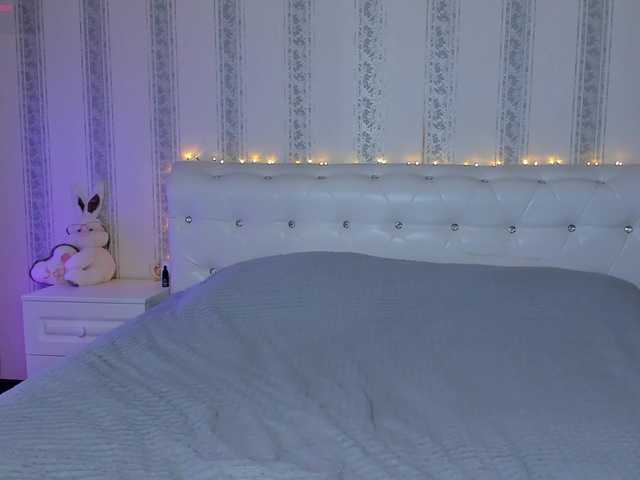 Sunnny live cam on BongaCams