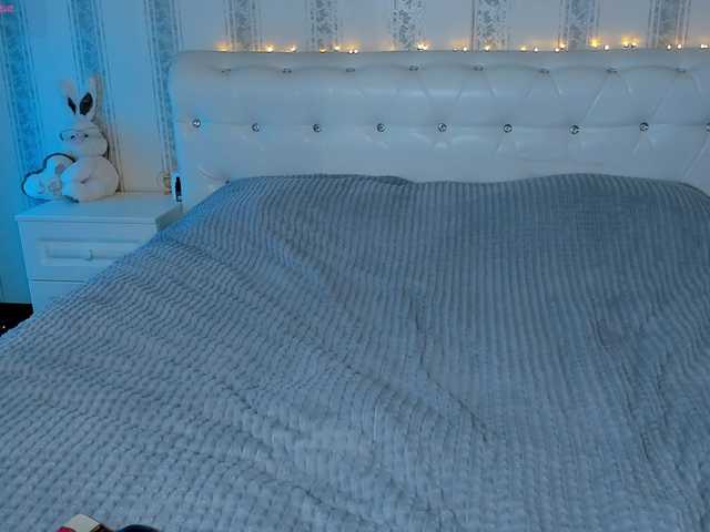 Sunnny live cam on BongaCams