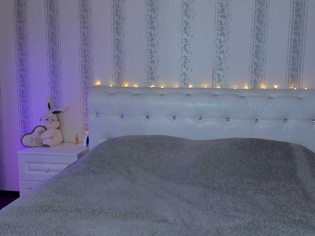 Sunnny live cam on BongaCams