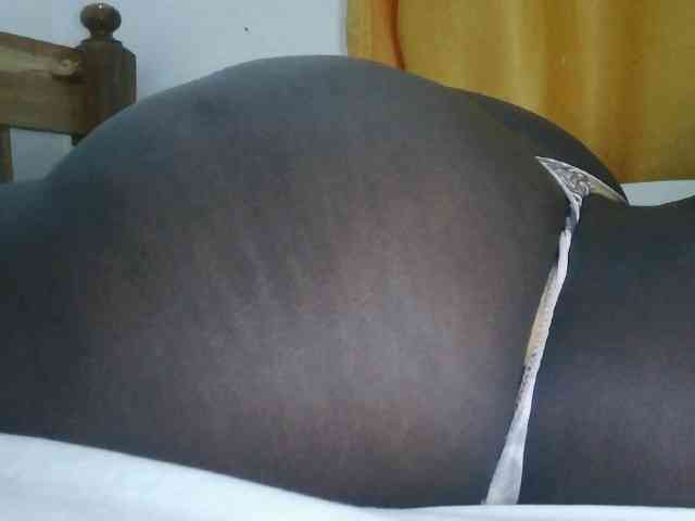 Doracandy Live Webcam on BongaCams
