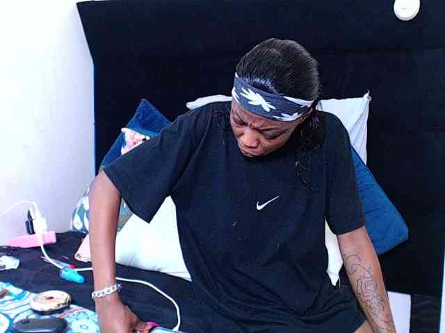 Teamo_AriesEmpress webcam